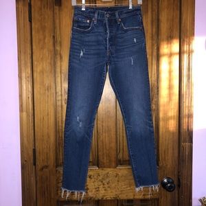 Levi’s 501 Skinny in Song for Forever 26x28